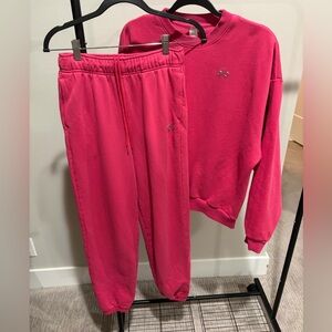 ALO Yoga Accolade Sweatpant & Crew Neck - Color is Summer Crush